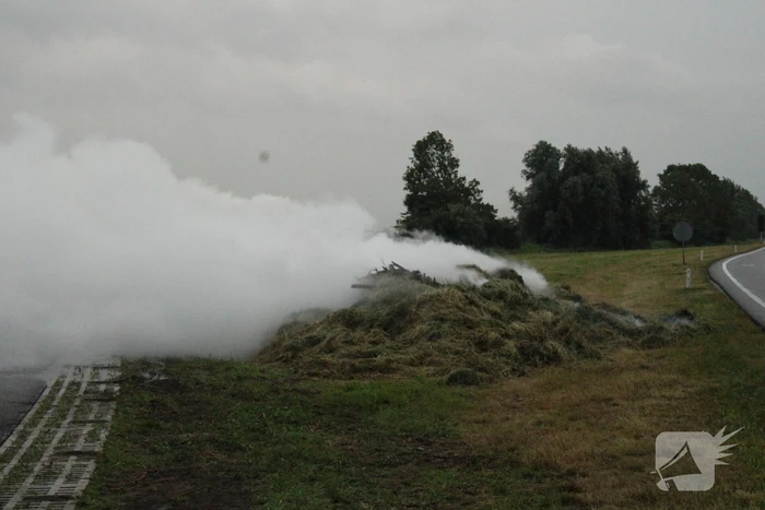 Rookontwikkeling vanwege brand in hooibalen