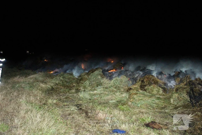 Rookontwikkeling vanwege brand in hooibalen