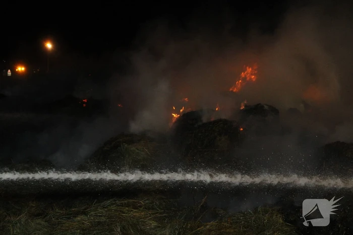 Rookontwikkeling vanwege brand in hooibalen