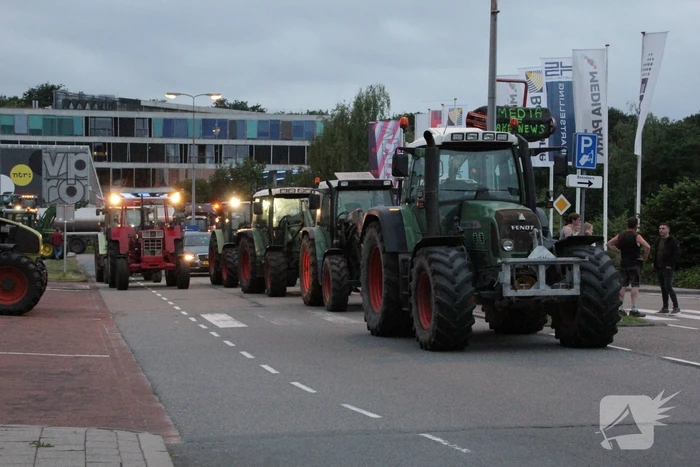 Boeren blokkeren ingang Media Park