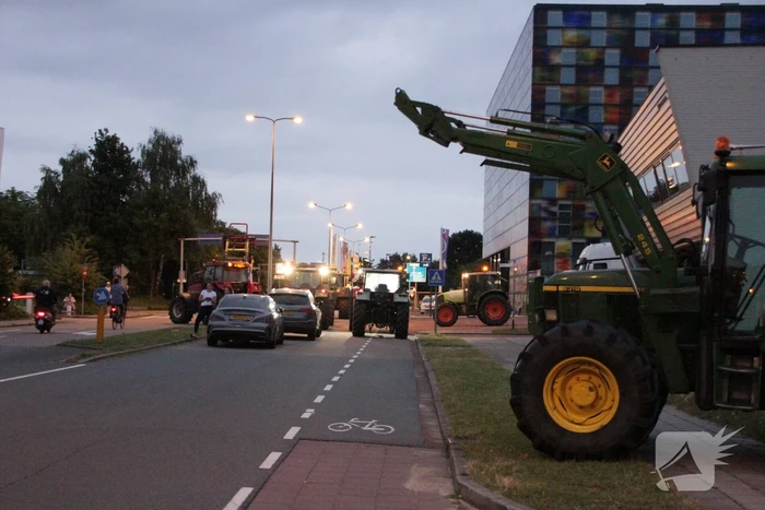 Boeren blokkeren ingang Media Park