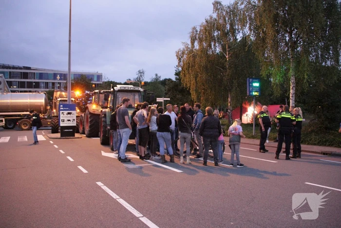 Boeren blokkeren ingang Media Park