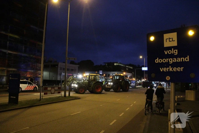 Boeren blokkeren ingang Media Park