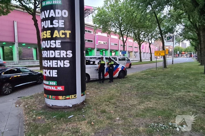 Politie houdt auto staande en doet een aanhouding