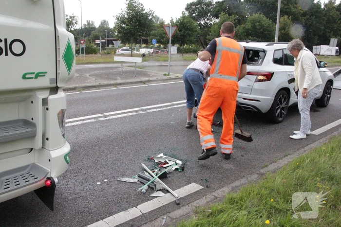 Vrachtwagen botst op voorligger