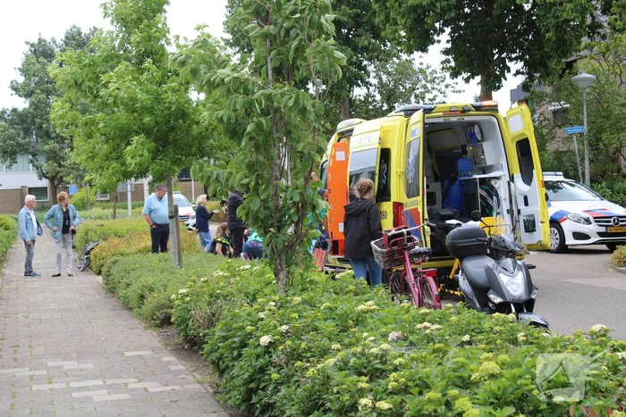 Fietsster gewond bij aanrijding met tractor