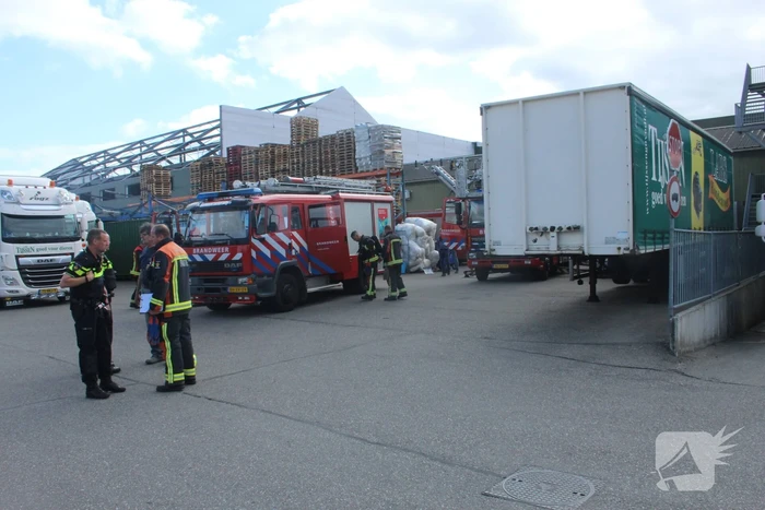 Rookontwikkeling bij brand in groothandel voor diervoeding