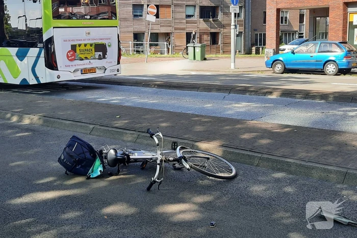 Fietser gewond bij botsing met auto