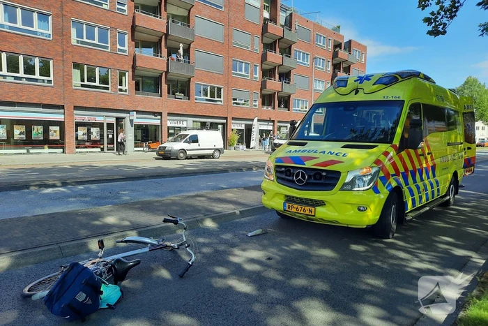 Fietser gewond bij botsing met auto