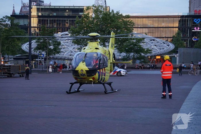 Veel bekijks bij landing van traumahelikopter