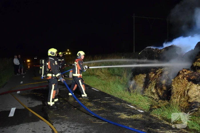 Treinverkeer stilgelegd vanwege brand in hooibalen