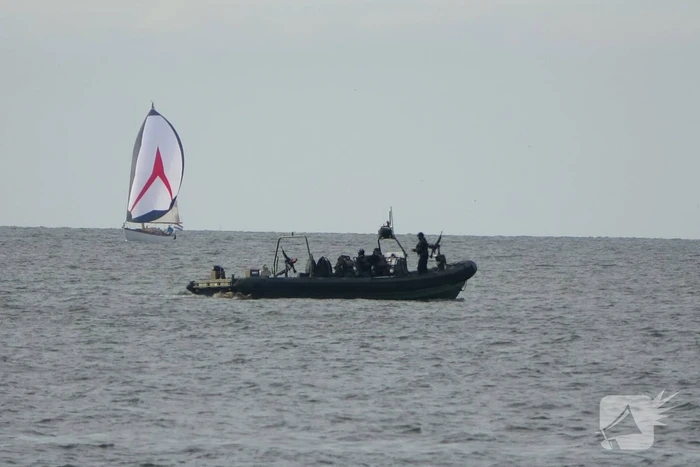 Korps Mariniers oefenen in Flevolands water