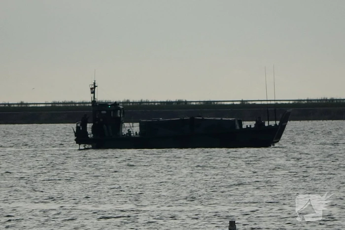 Korps Mariniers oefenen in Flevolands water