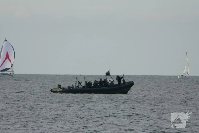Korps Mariniers oefenen in Flevolands water