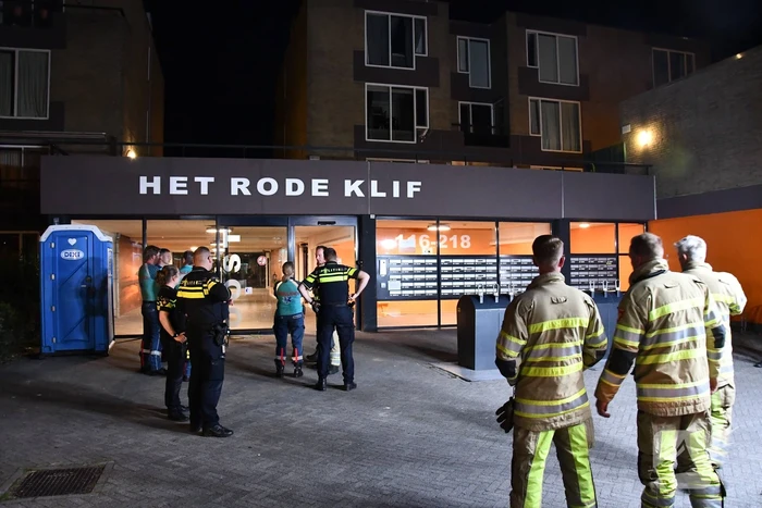 Brandweer groots ingezet voor brandmelding in zorgcomplex