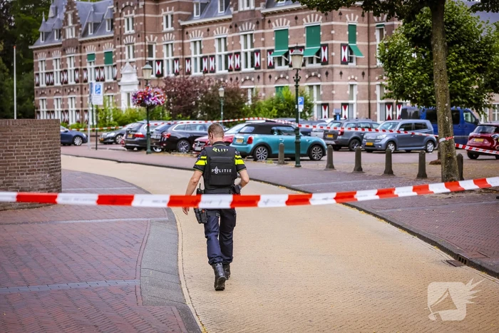 Gewonde bij steekpartij voor stadhuis