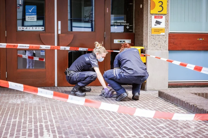 Gewonde bij steekpartij voor stadhuis