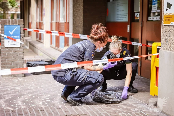 Gewonde bij steekpartij voor stadhuis
