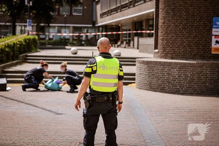Gewonde bij steekpartij voor stadhuis