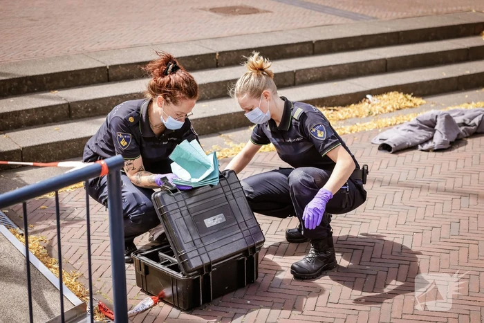 Gewonde bij steekpartij voor stadhuis