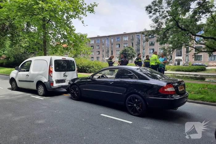 Gewonde bij ongeval tussen twee voertuigen