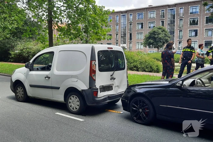 Gewonde bij ongeval tussen twee voertuigen
