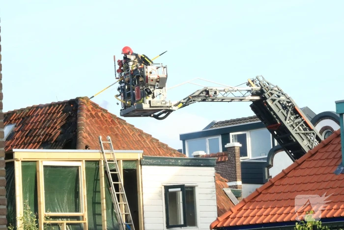 Grote uitslaande woningbrand