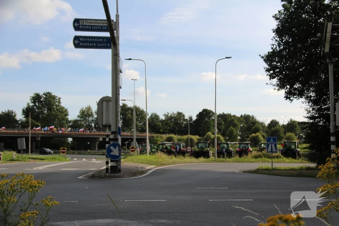 Boeren houden vreedzaam protest bij A27
