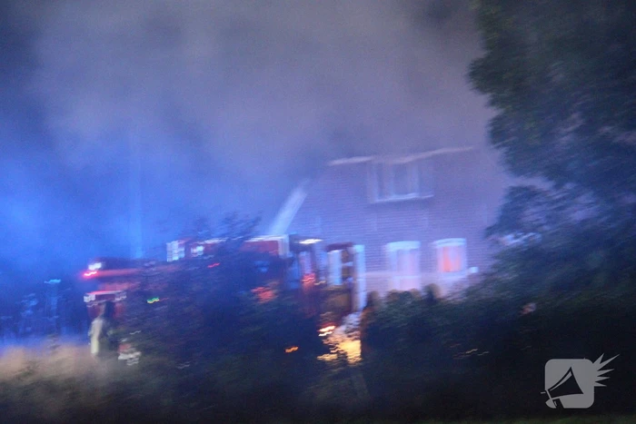 Leegstaande boerderij verwoest vanwege brand
