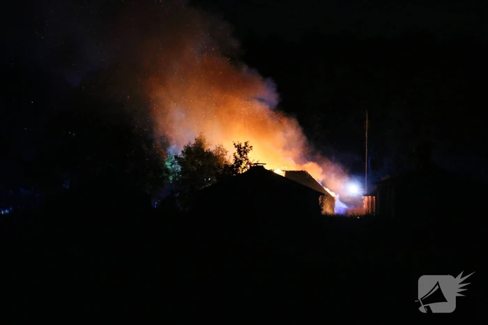 Leegstaande boerderij verwoest vanwege brand