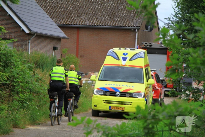 Overleden persoon aangetroffen bij bedrijf