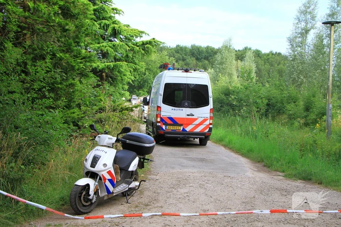 Overleden persoon aangetroffen bij bedrijf
