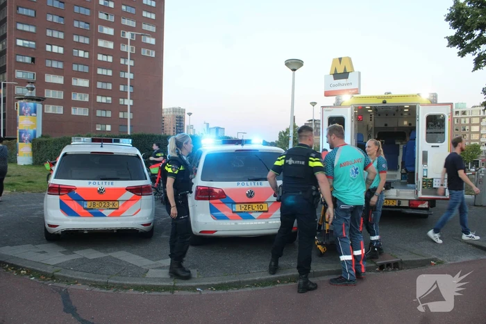Persoon op straat doodgeschoten bij metrostation