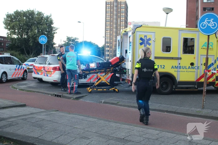 Persoon op straat doodgeschoten bij metrostation