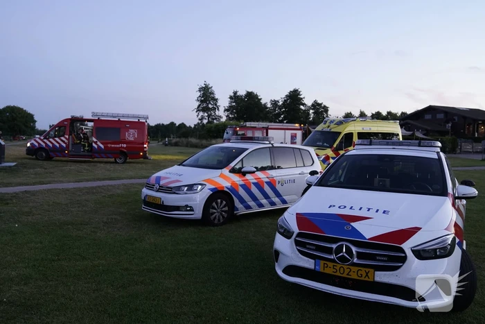 Opvarenden afgedreven roeibootjes naar de kant gehaald