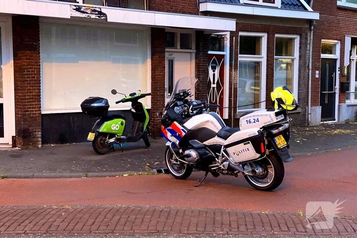 Scooterrijder gaat hard onderuit en raakt gewond