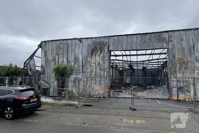 Enorme schade na zeer grote brand in pand bezorgservice Picnic