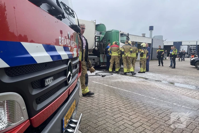 Vrachtwagen vat vlam