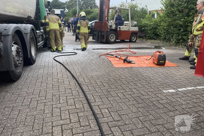 Vrachtwagen vat vlam