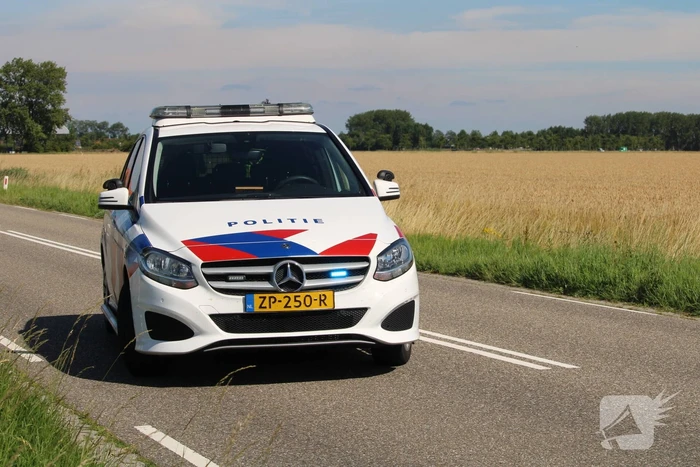 Brommerrijder onderuit bij aanrijding auto