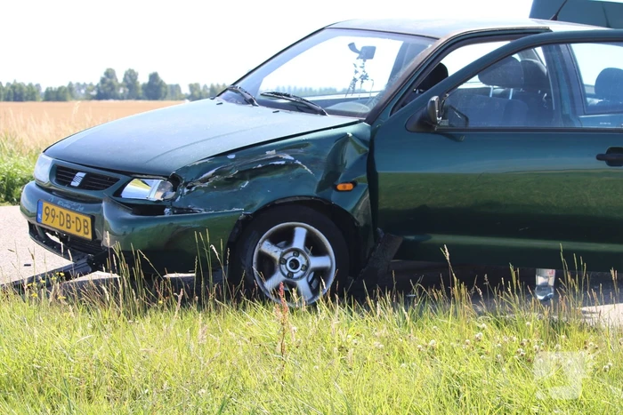 Brommerrijder onderuit bij aanrijding auto