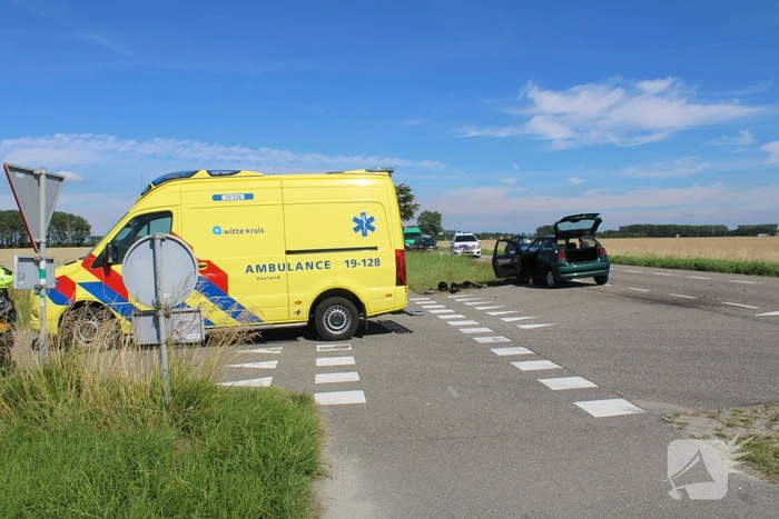 Brommerrijder onderuit bij aanrijding auto
