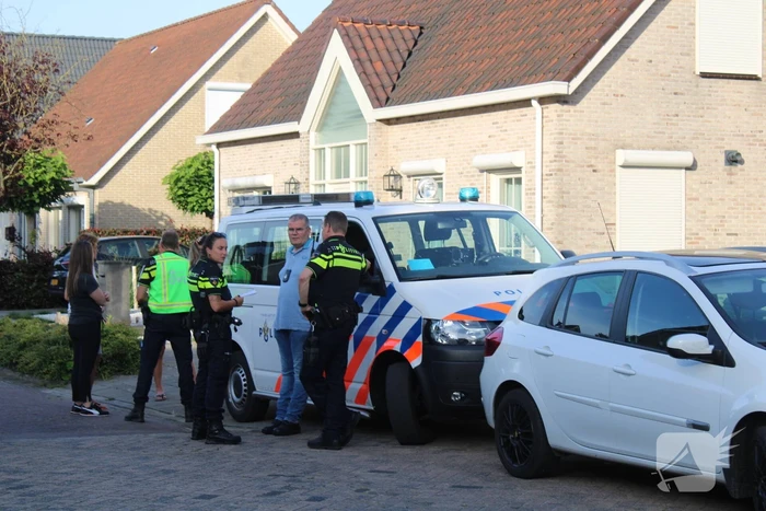 Twee overleden personen aangetroffen in woning