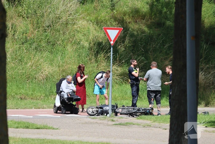 Fietser gewond bij botsing met scooterrijder