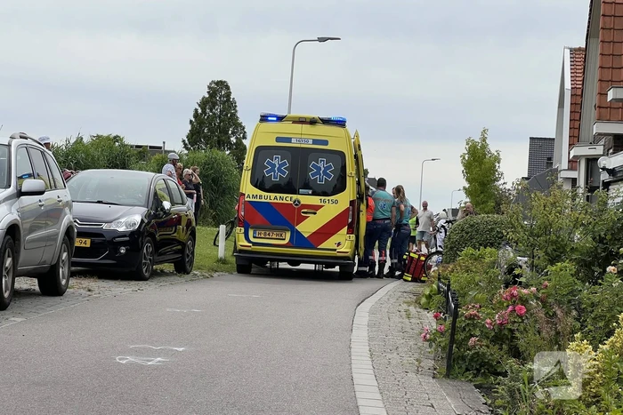 Traumahelikopter landt op voetbalveld