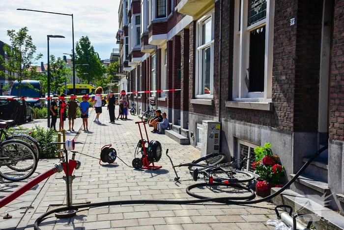 Veel rook bij uitslaande woningbrand