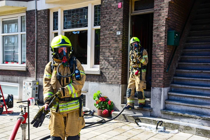 Veel rook bij uitslaande woningbrand