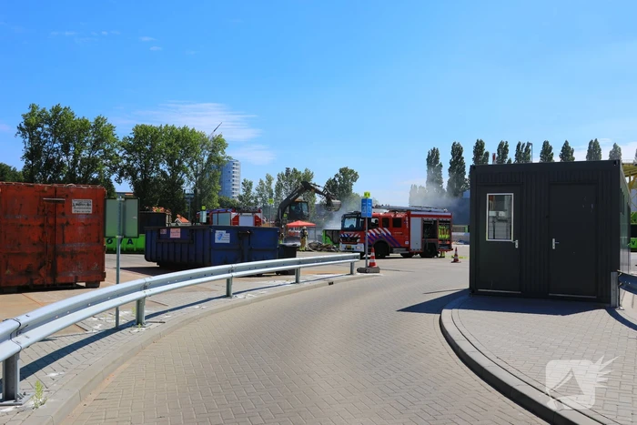 Brand in flinke container op afvalbrengstation Rova
