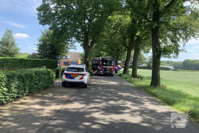 Brand in motorcompartiment verwoest auto
