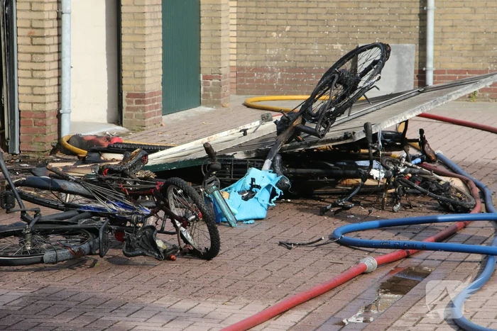 Uitslaande brand in garagebox